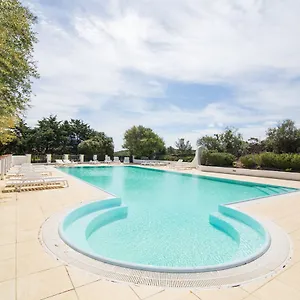3* Aparthotel White